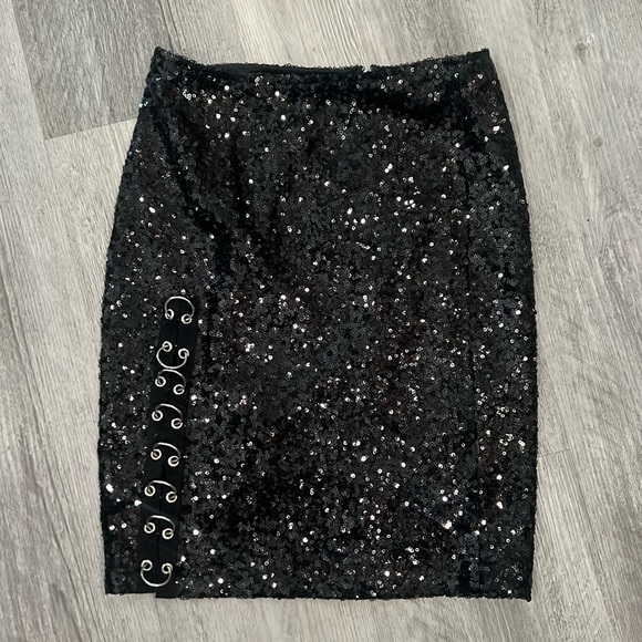 Rehab sequined rocker skirt, EUC - Picture 2 of 6